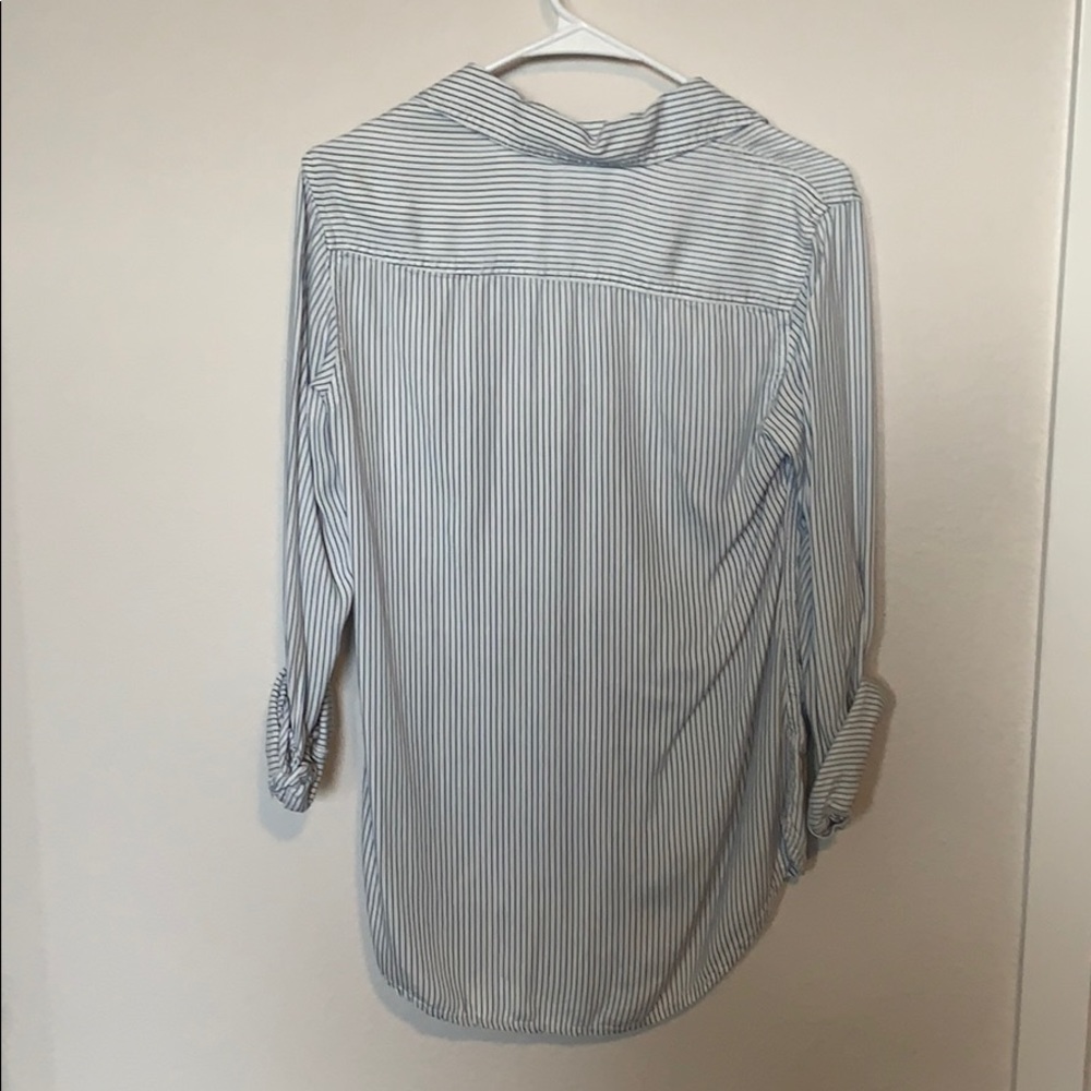 Button down - Picture 2 of 2